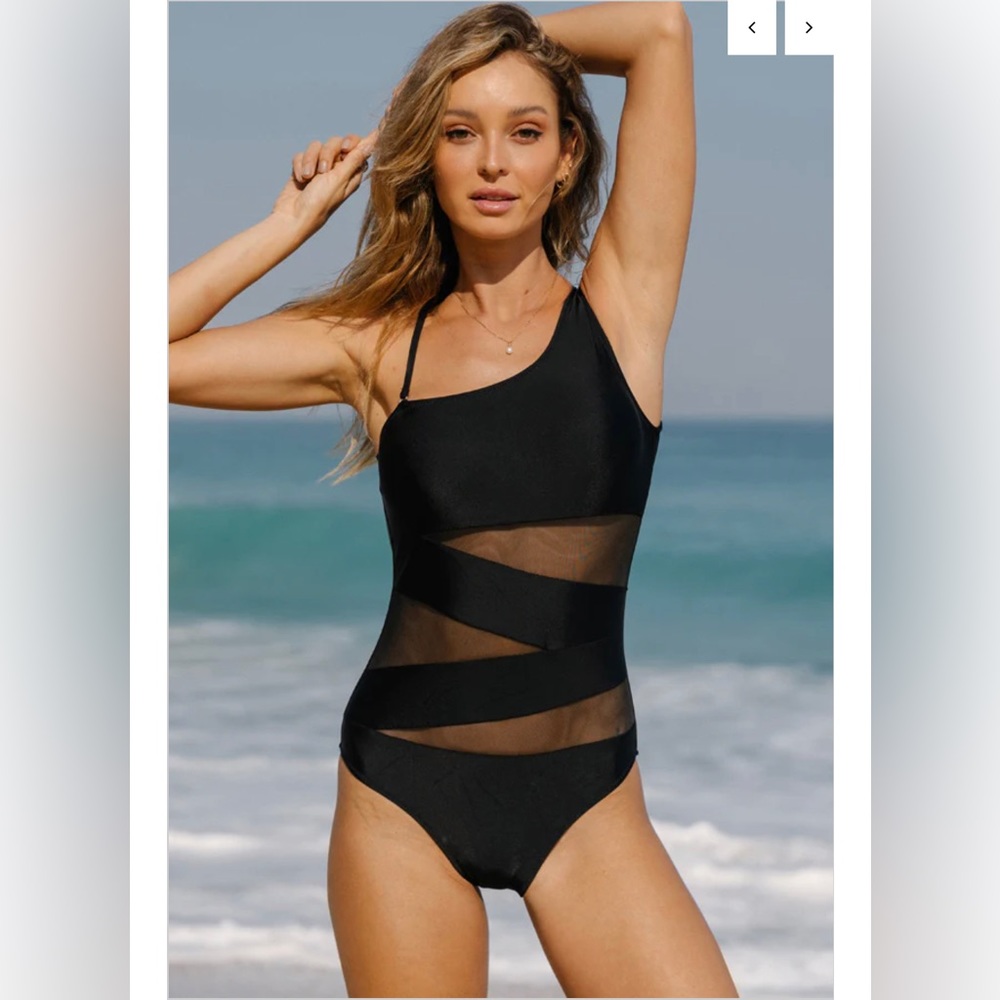 Beachsissi Black One Piece Swimsuit Size Large NEW